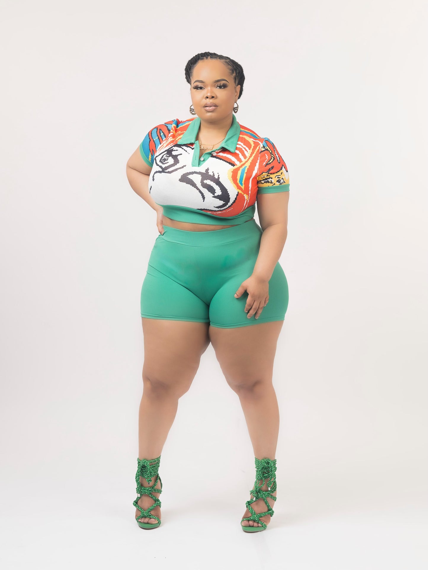 A look! Short sets, Sunglasses and heels.